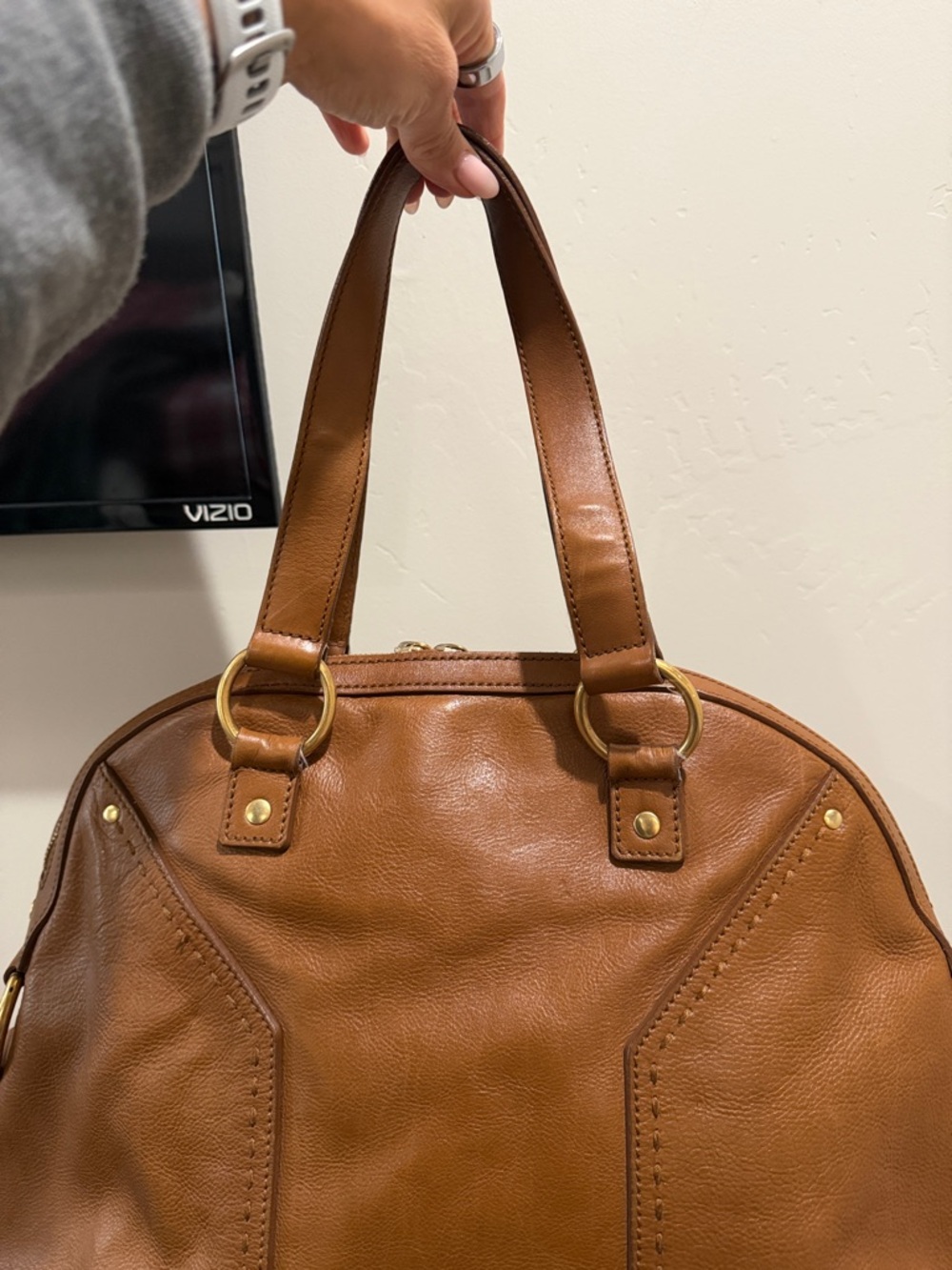 Yves Saint Laurent Tan Leather Large Muse - Picture 6 of 13